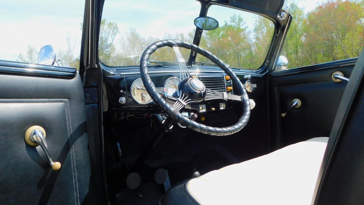 1939 Ford Deluxe