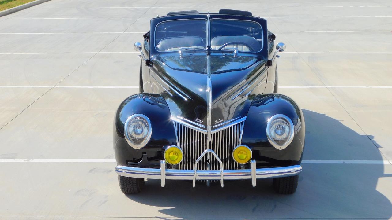 1939 Ford Deluxe