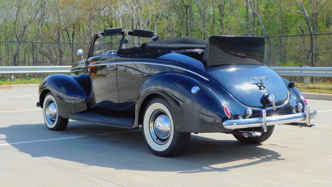 1939 Ford Deluxe