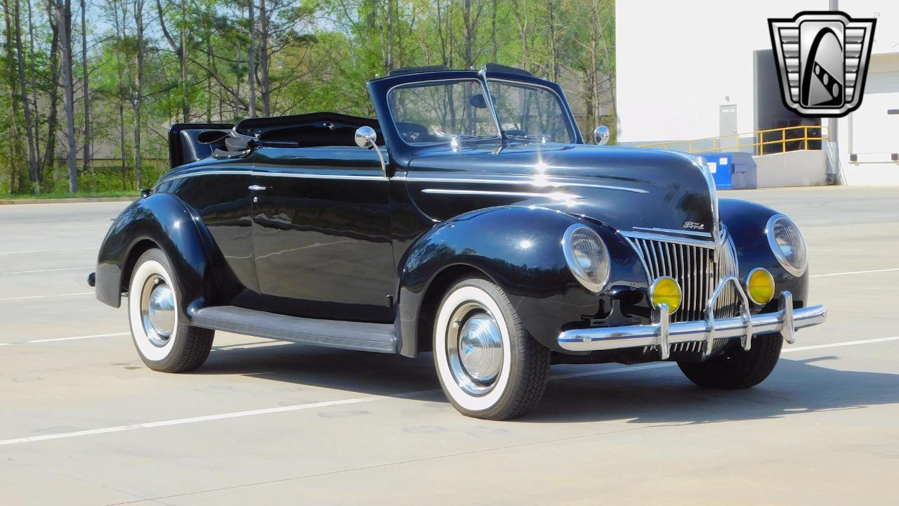 1939 Ford Deluxe