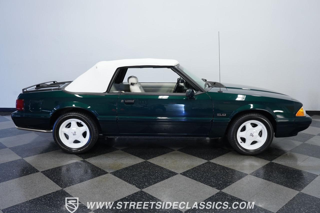 1990 Ford Mustang Convertible 7 UP Edition