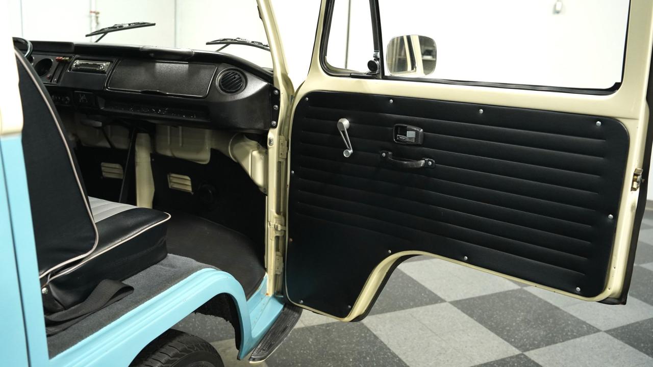 1970 Volkswagen Westfalia Camper