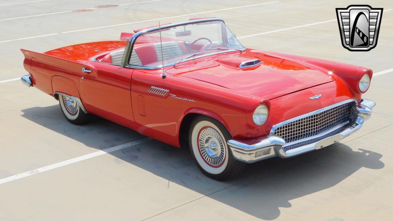 1957 Ford Thunderbird