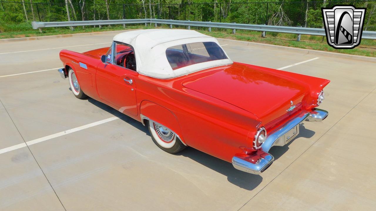 1957 Ford Thunderbird