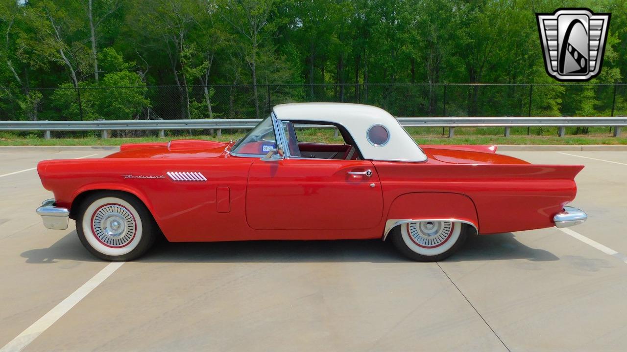 1957 Ford Thunderbird