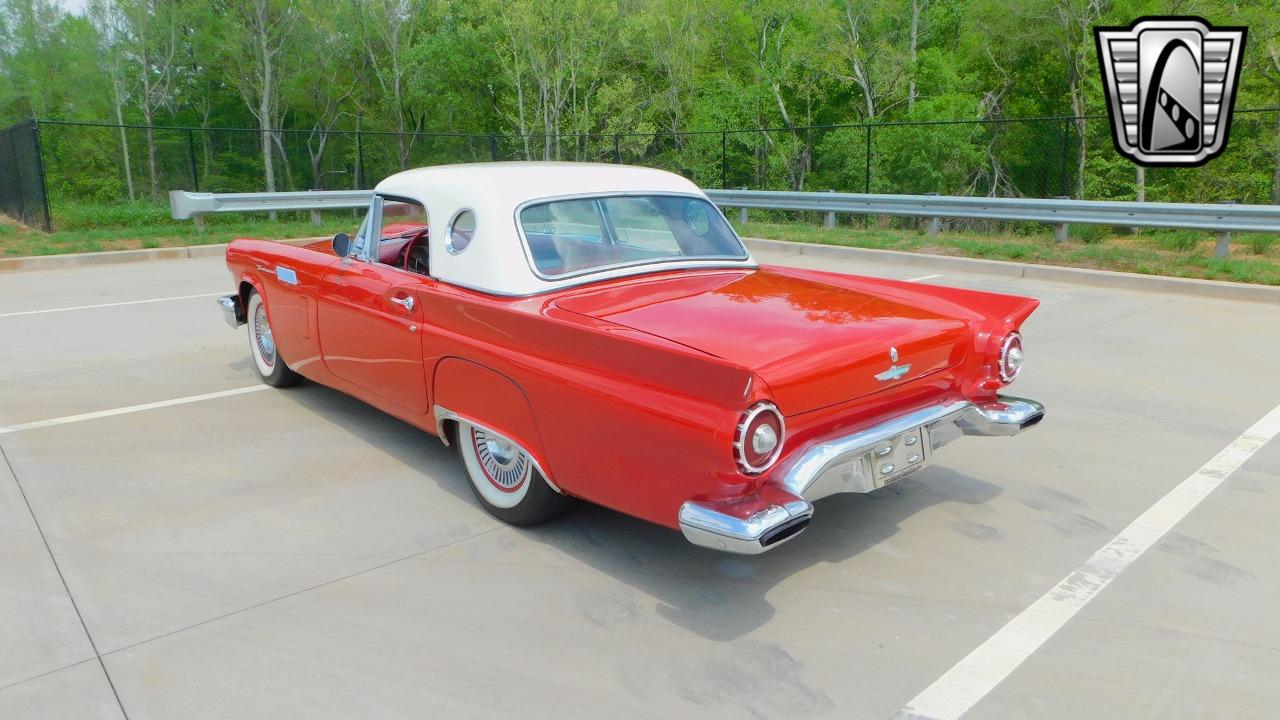 1957 Ford Thunderbird