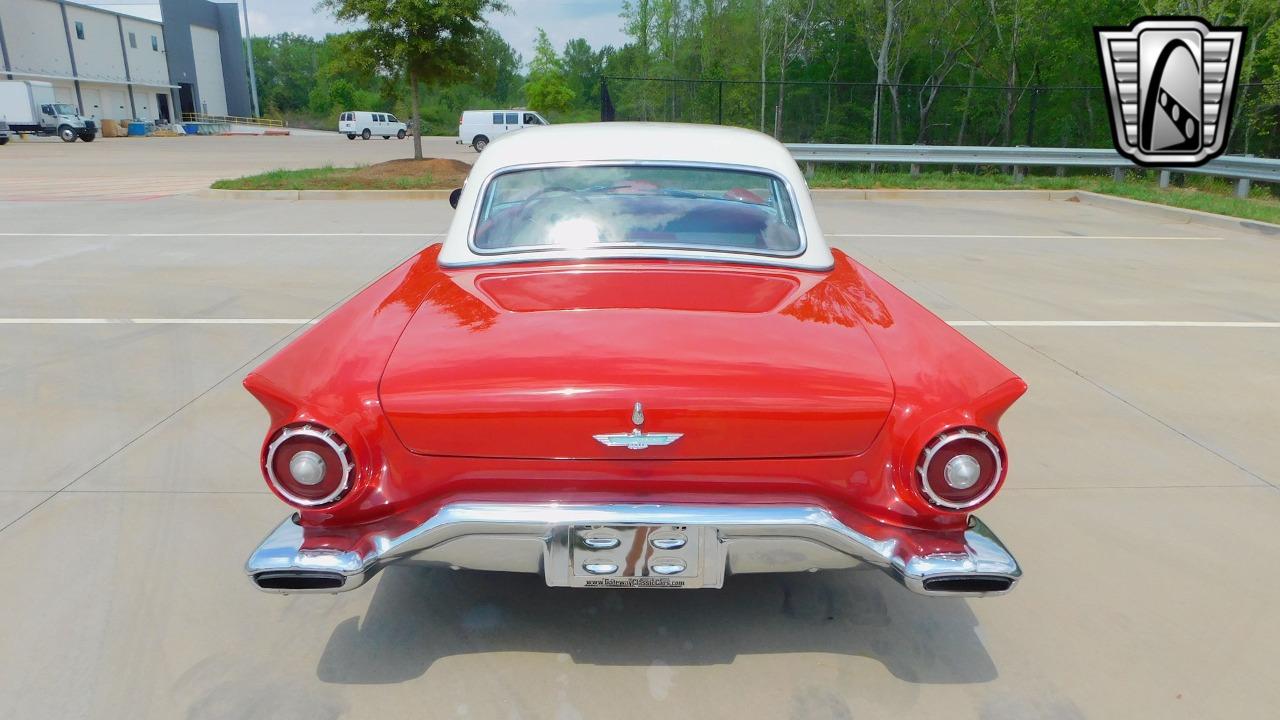 1957 Ford Thunderbird