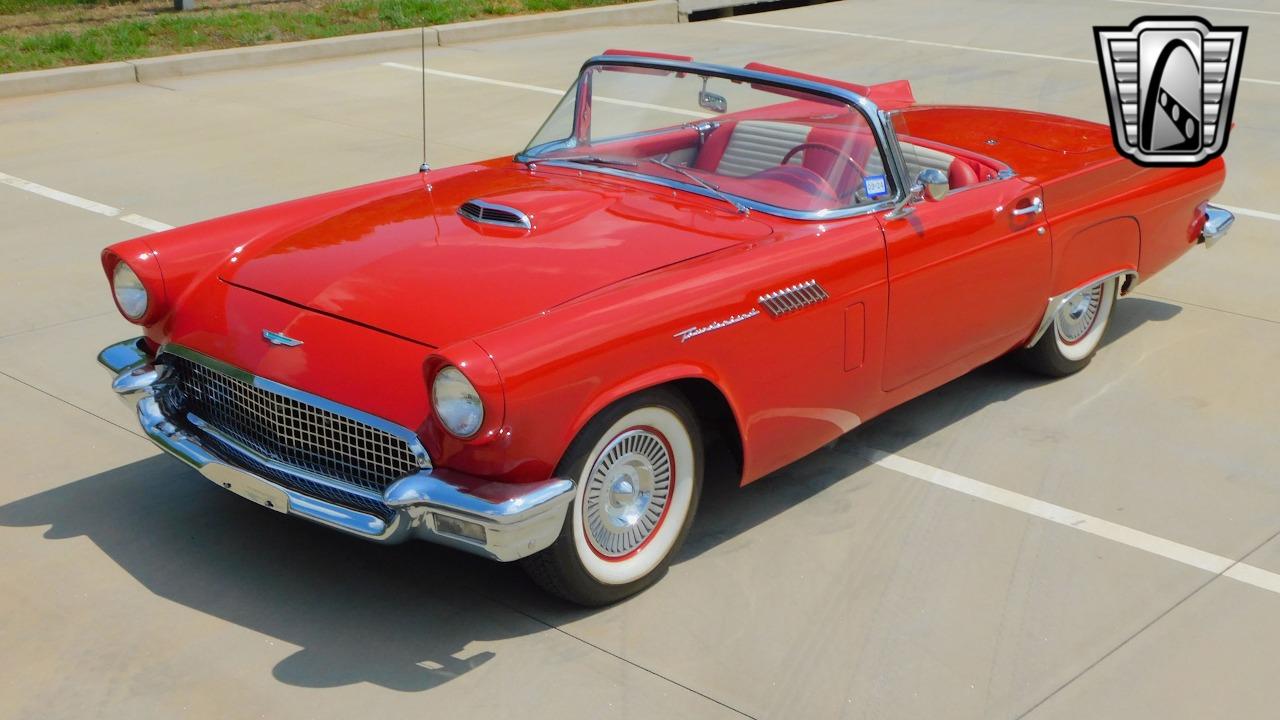 1957 Ford Thunderbird