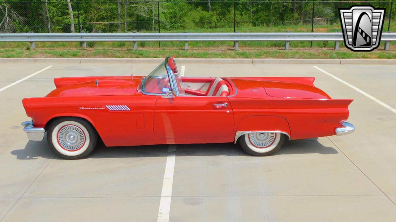 1957 Ford Thunderbird