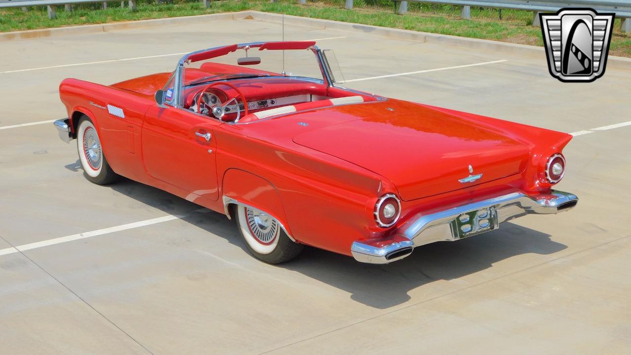 1957 Ford Thunderbird