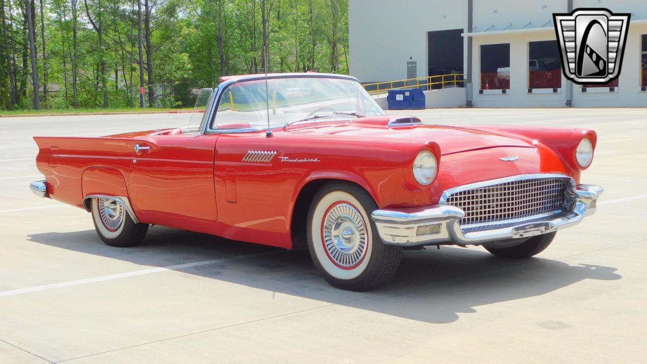 1957 Ford Thunderbird