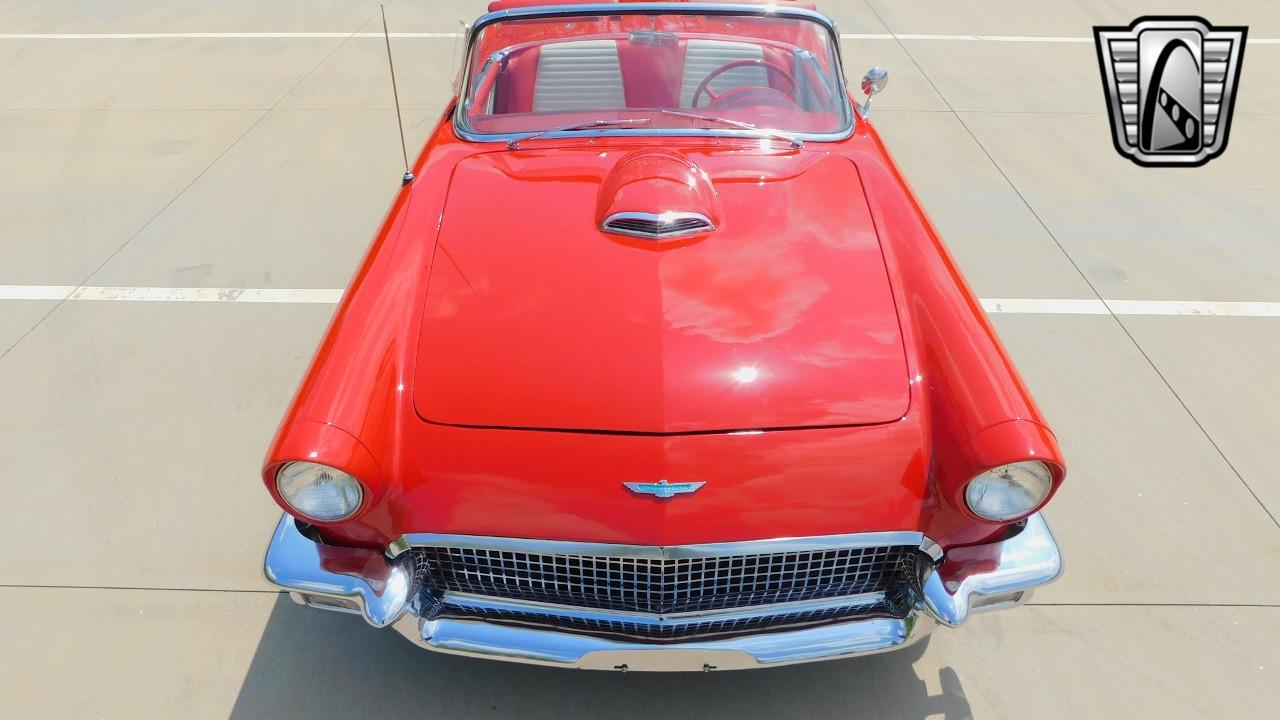 1957 Ford Thunderbird