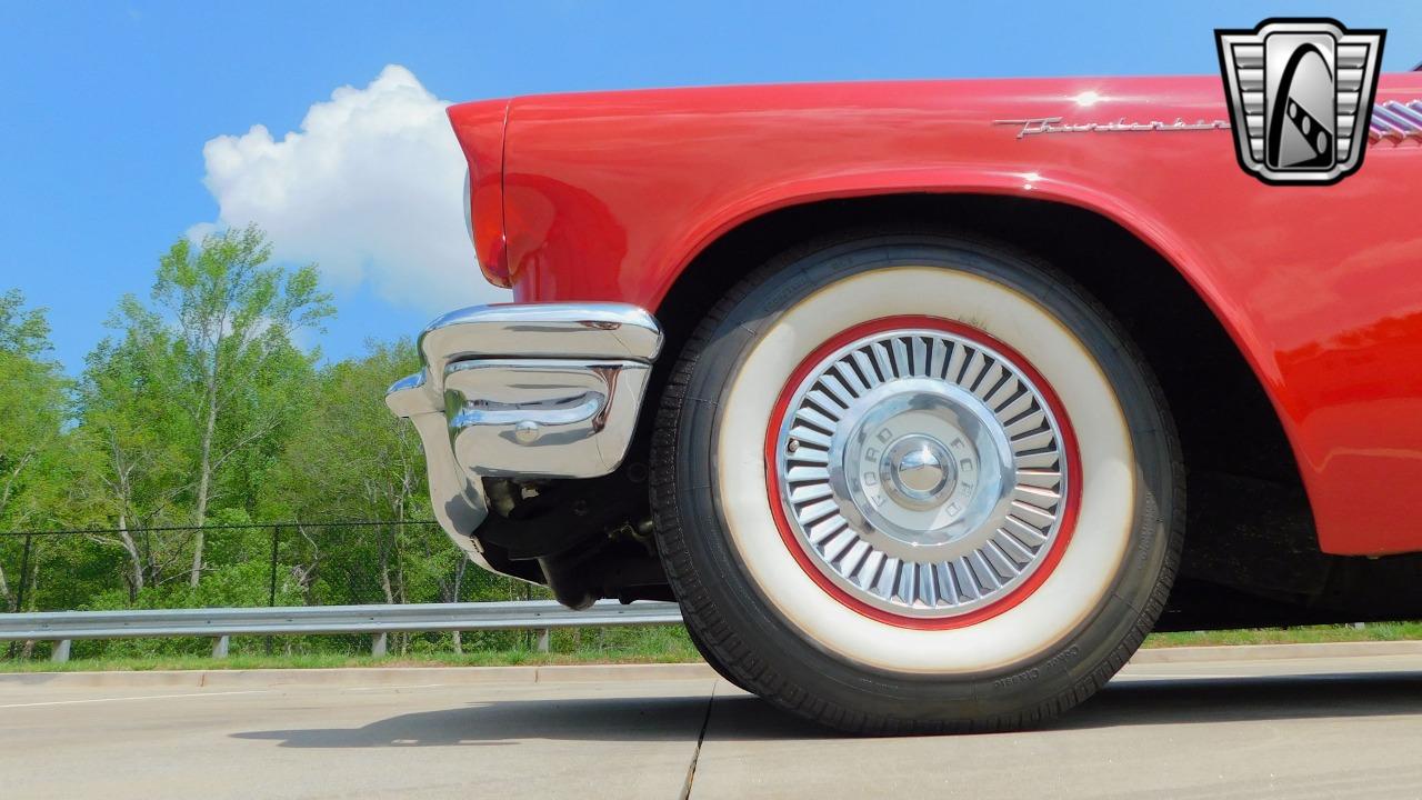 1957 Ford Thunderbird