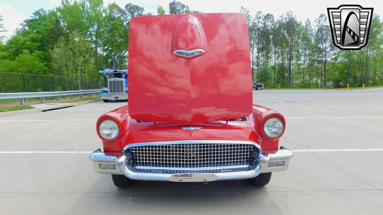 1957 Ford Thunderbird