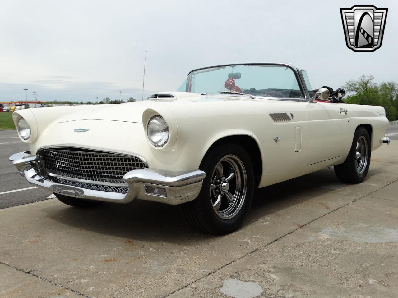 1956 Ford Thunderbird