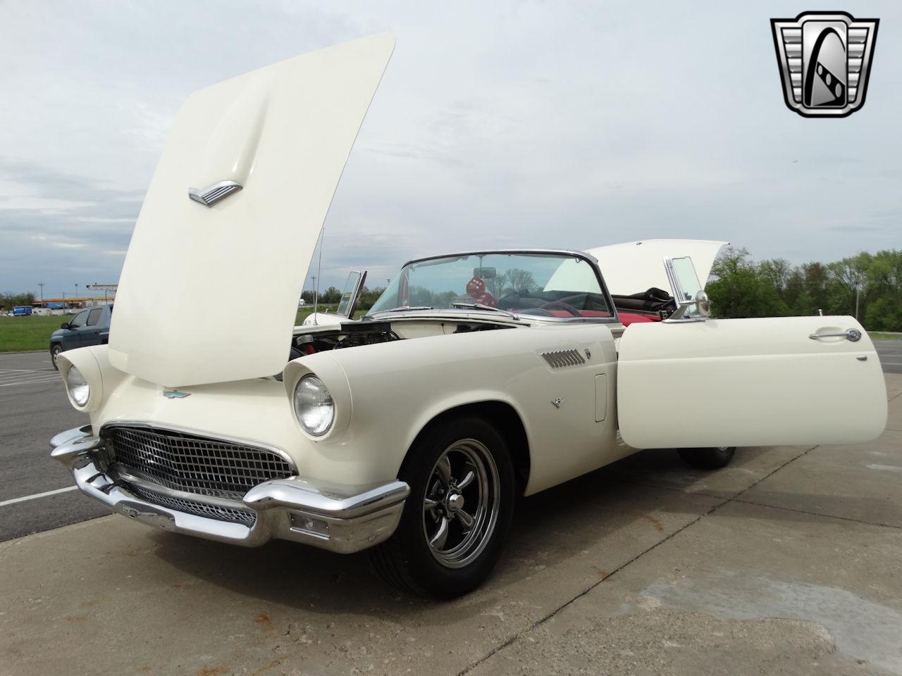 1956 Ford Thunderbird