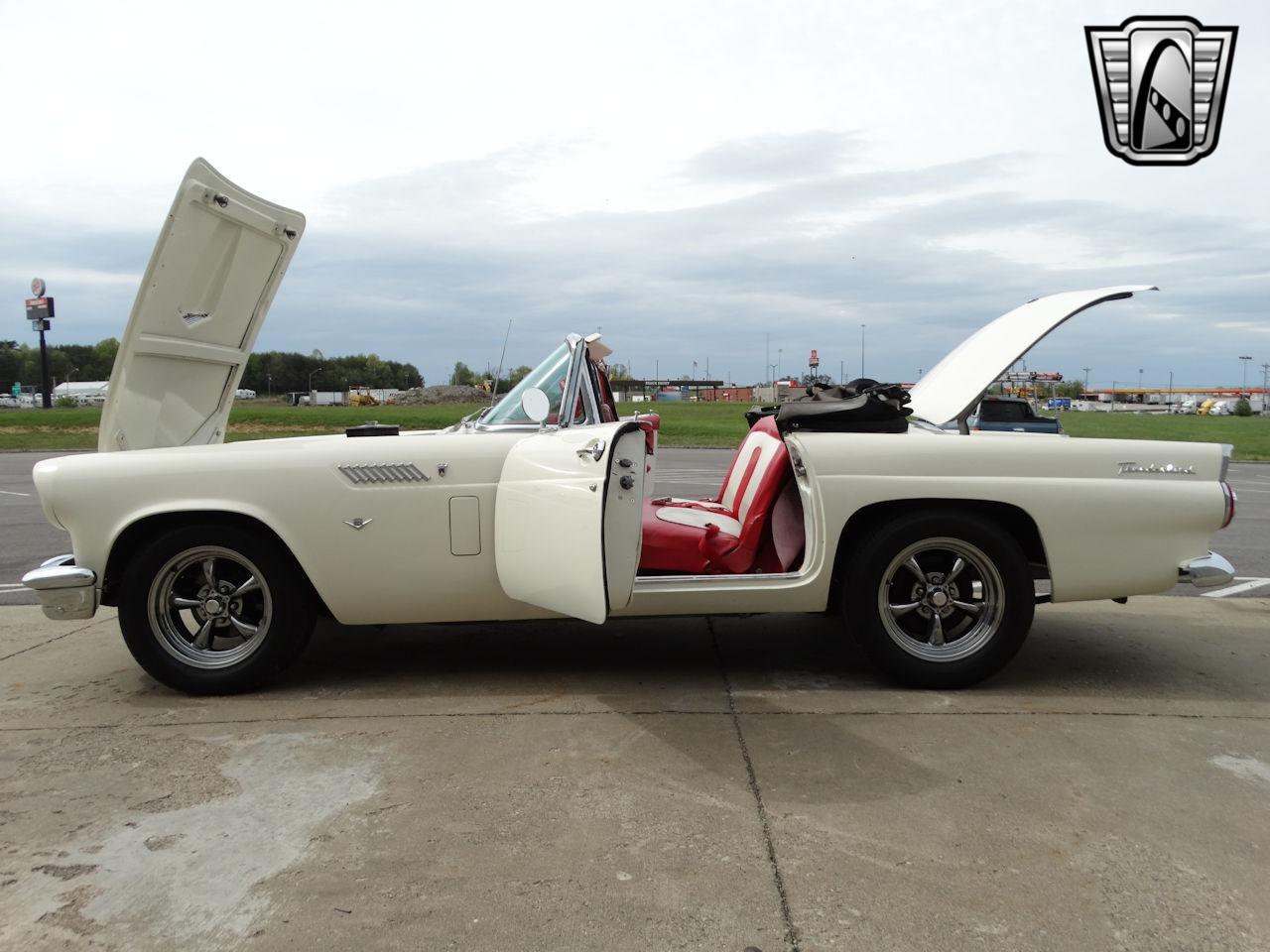 1956 Ford Thunderbird