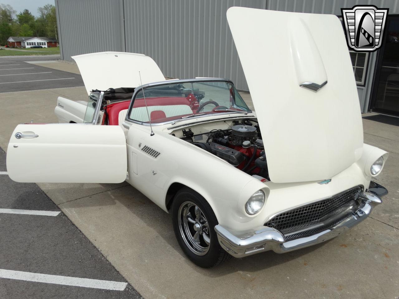 1956 Ford Thunderbird