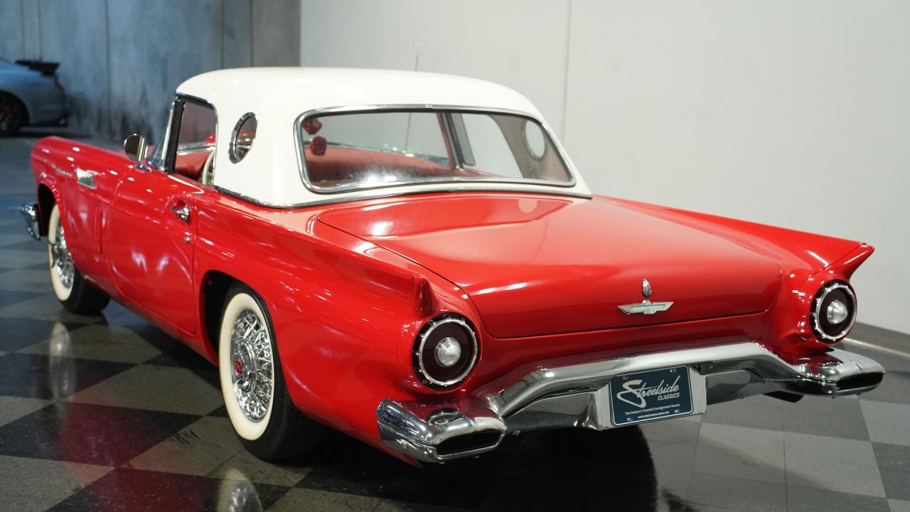 1957 Ford Thunderbird