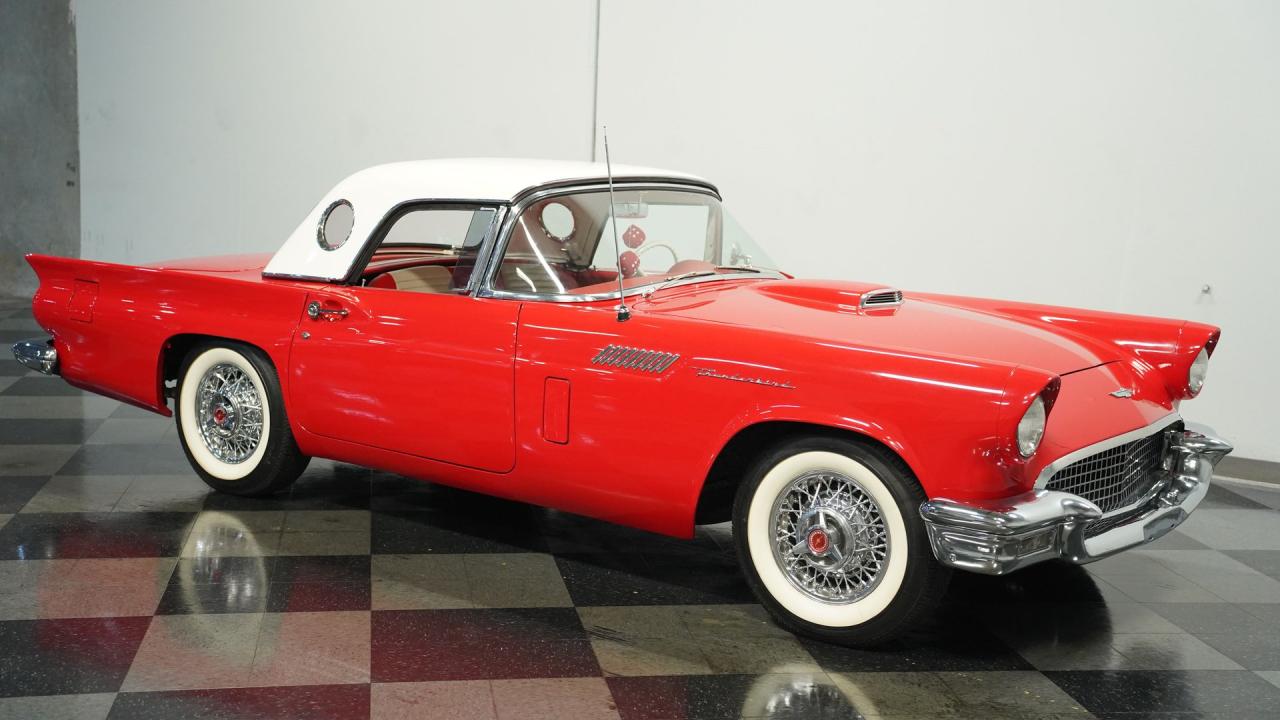 1957 Ford Thunderbird