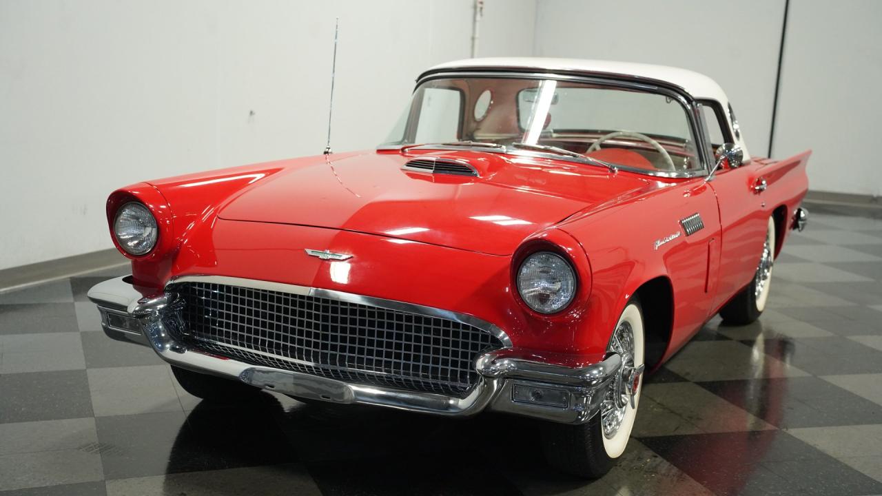 1957 Ford Thunderbird