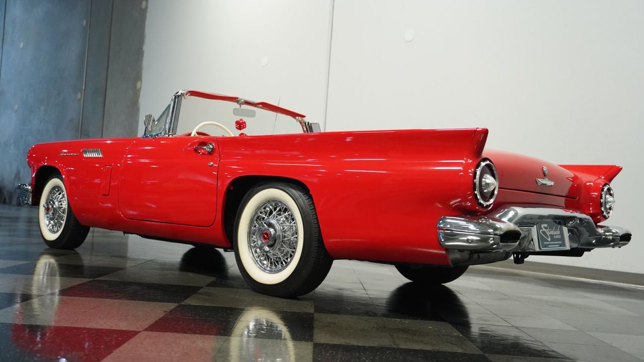 1957 Ford Thunderbird