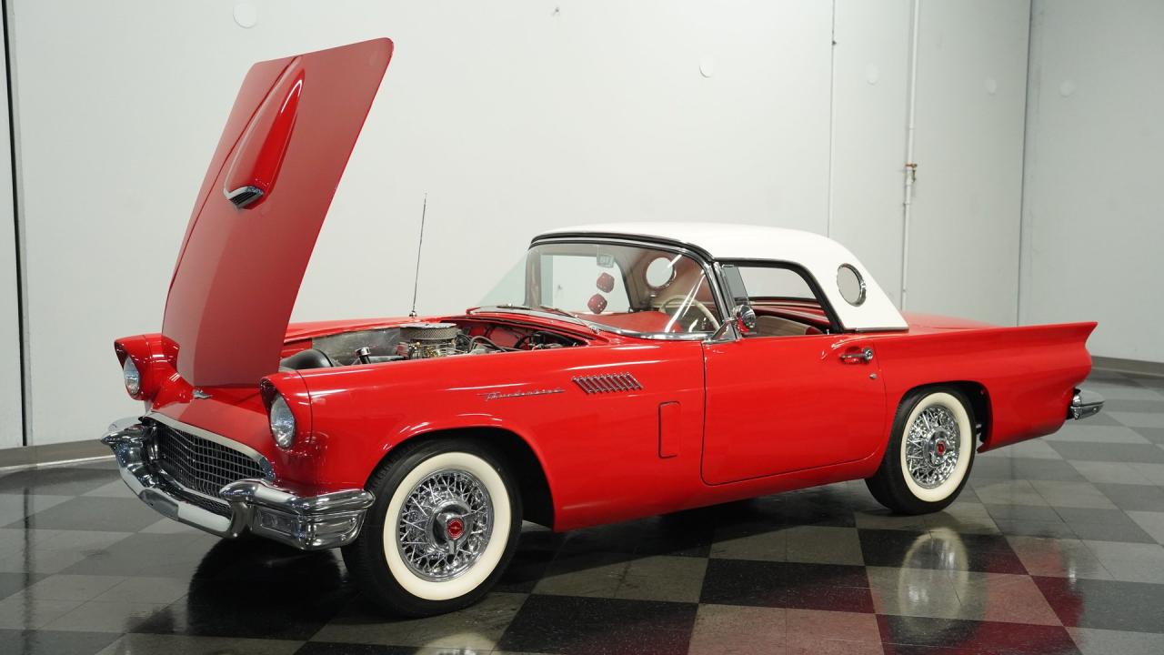 1957 Ford Thunderbird