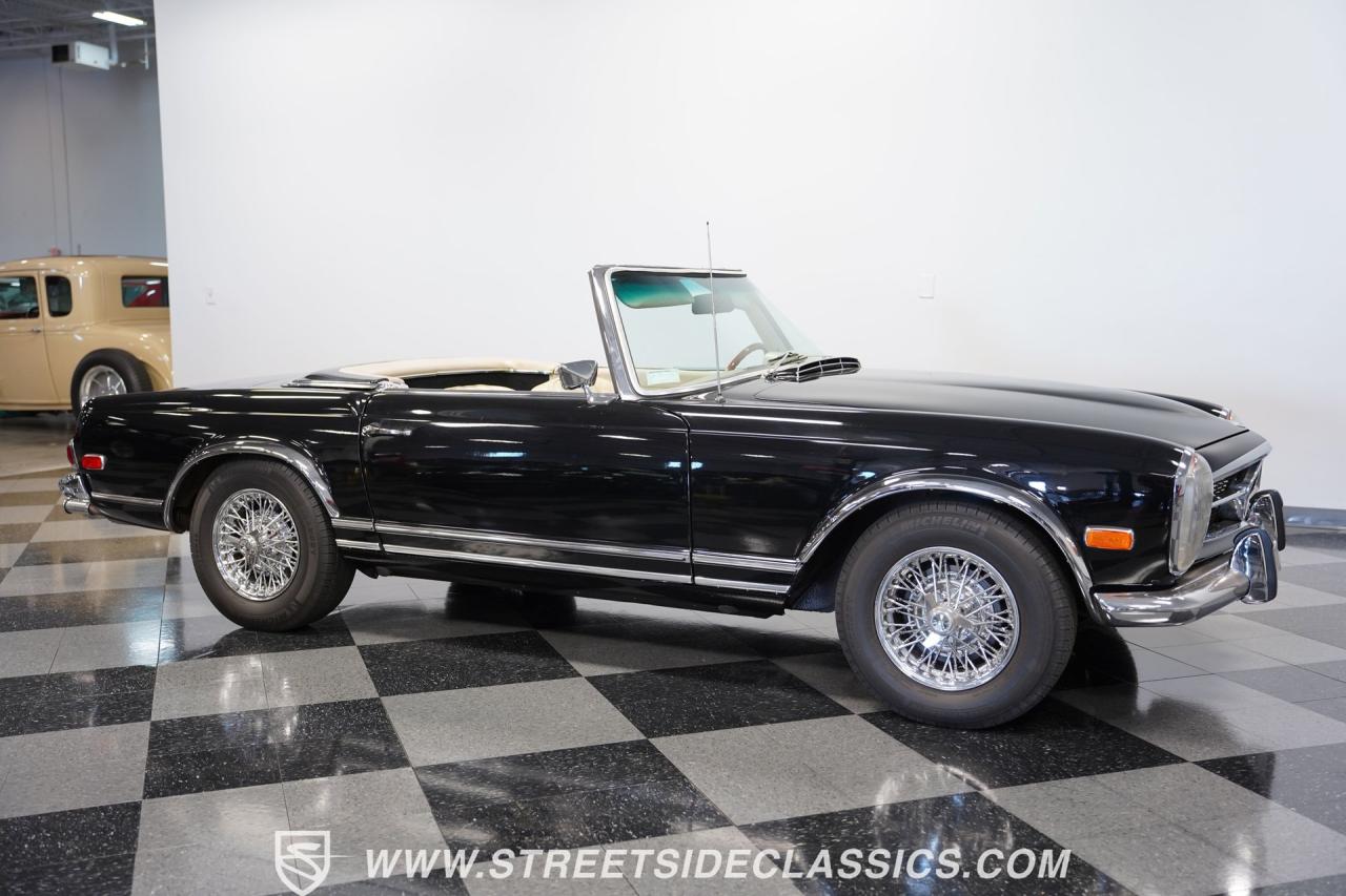 1968 Mercedes - Benz 280SL Pagoda