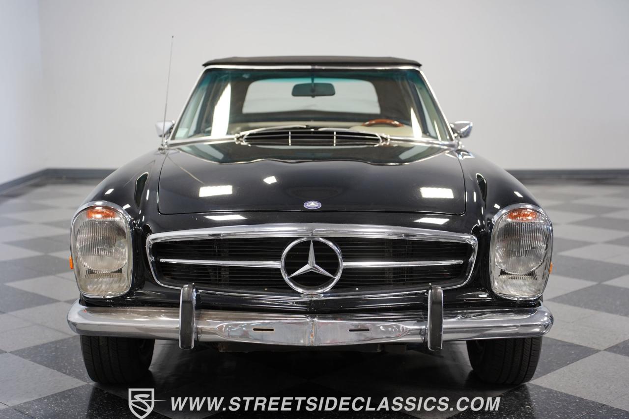 1968 Mercedes - Benz 280SL Pagoda