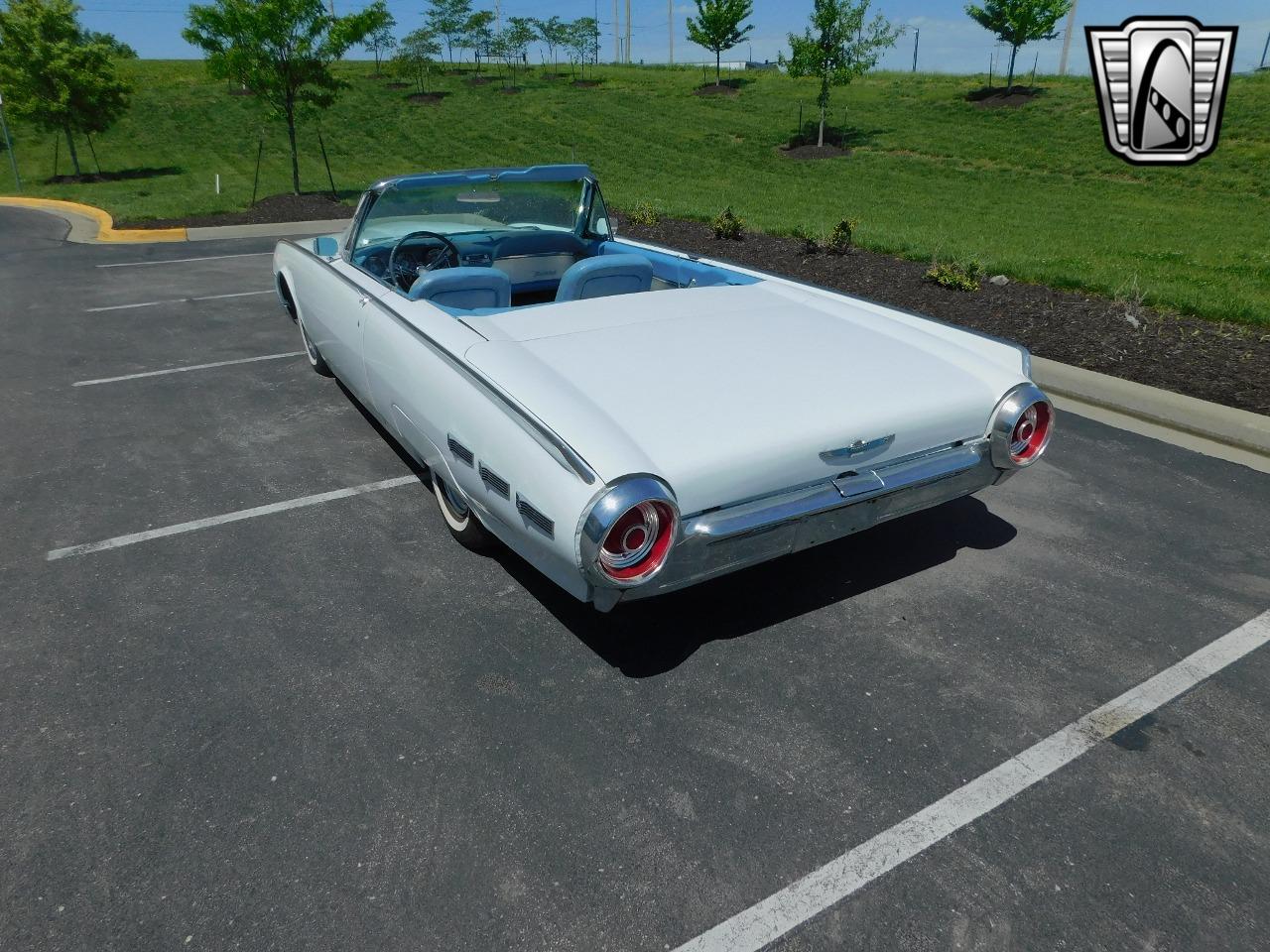 1962 Ford Thunderbird