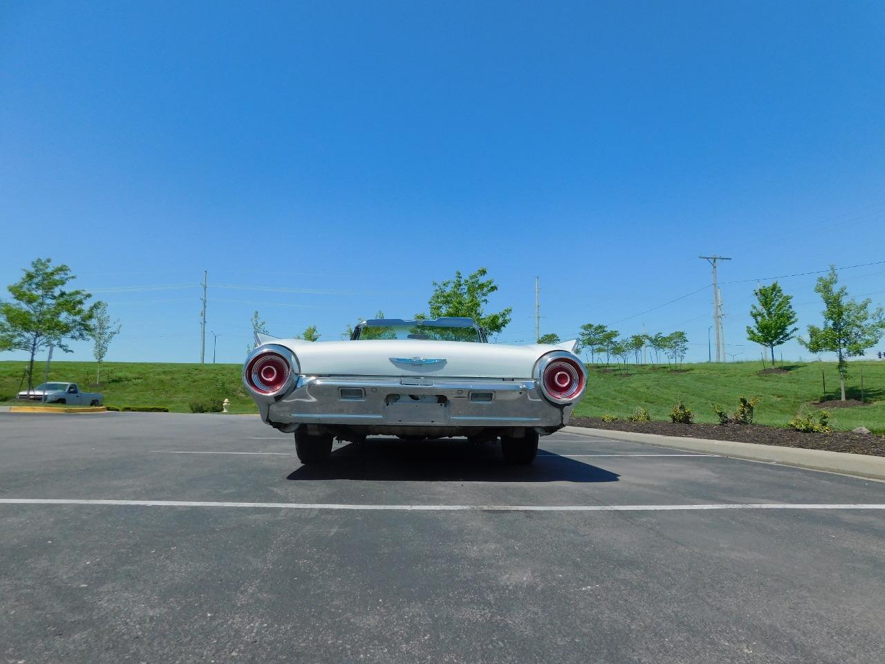 1962 Ford Thunderbird