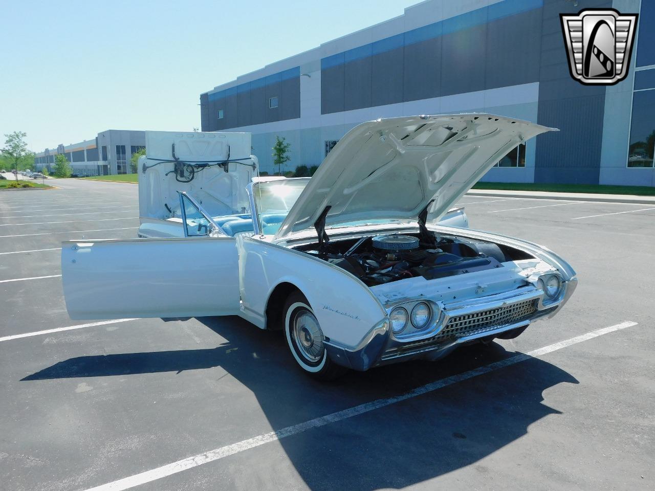 1962 Ford Thunderbird