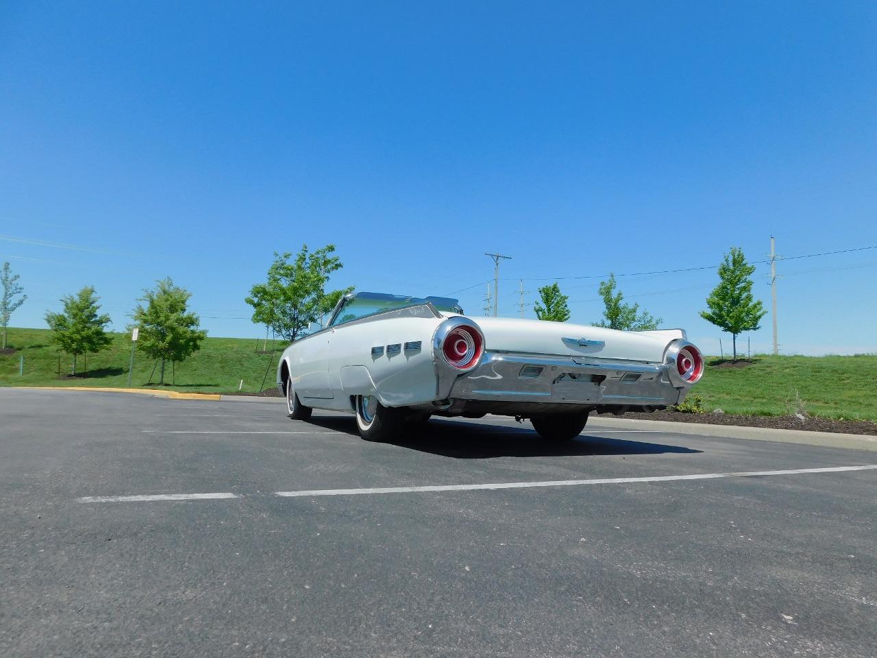 1962 Ford Thunderbird