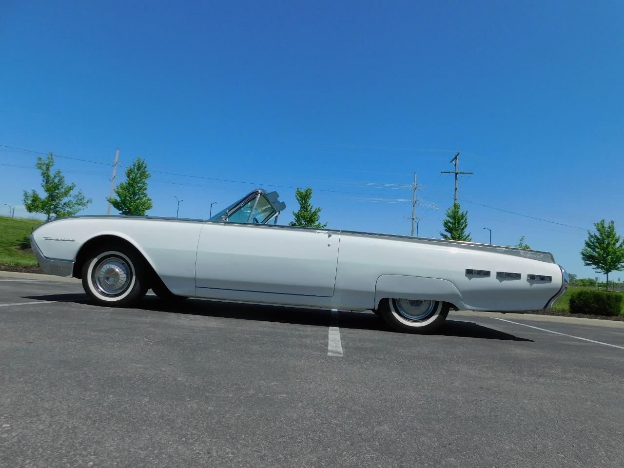 1962 Ford Thunderbird