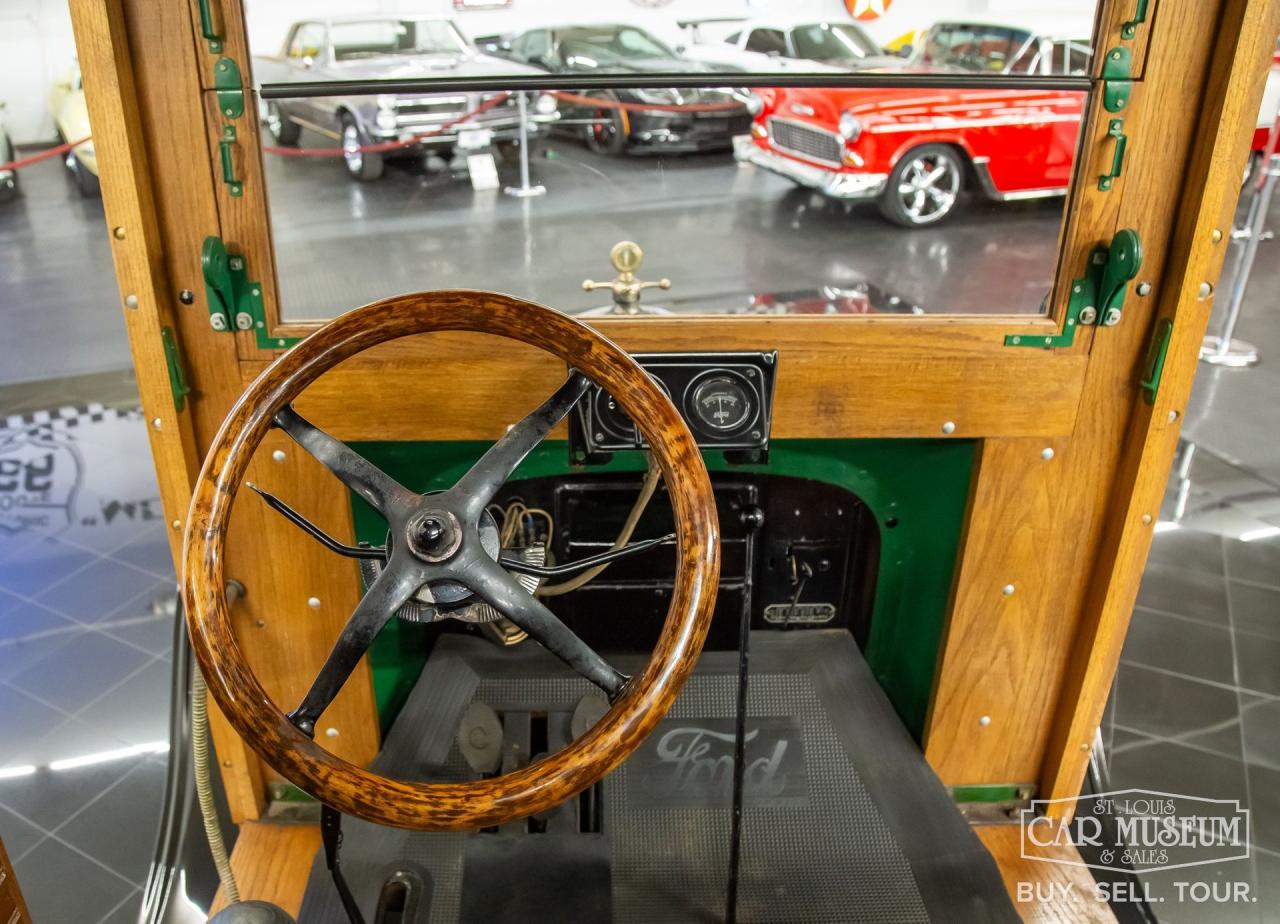 1925 Ford Model T Express Delivery