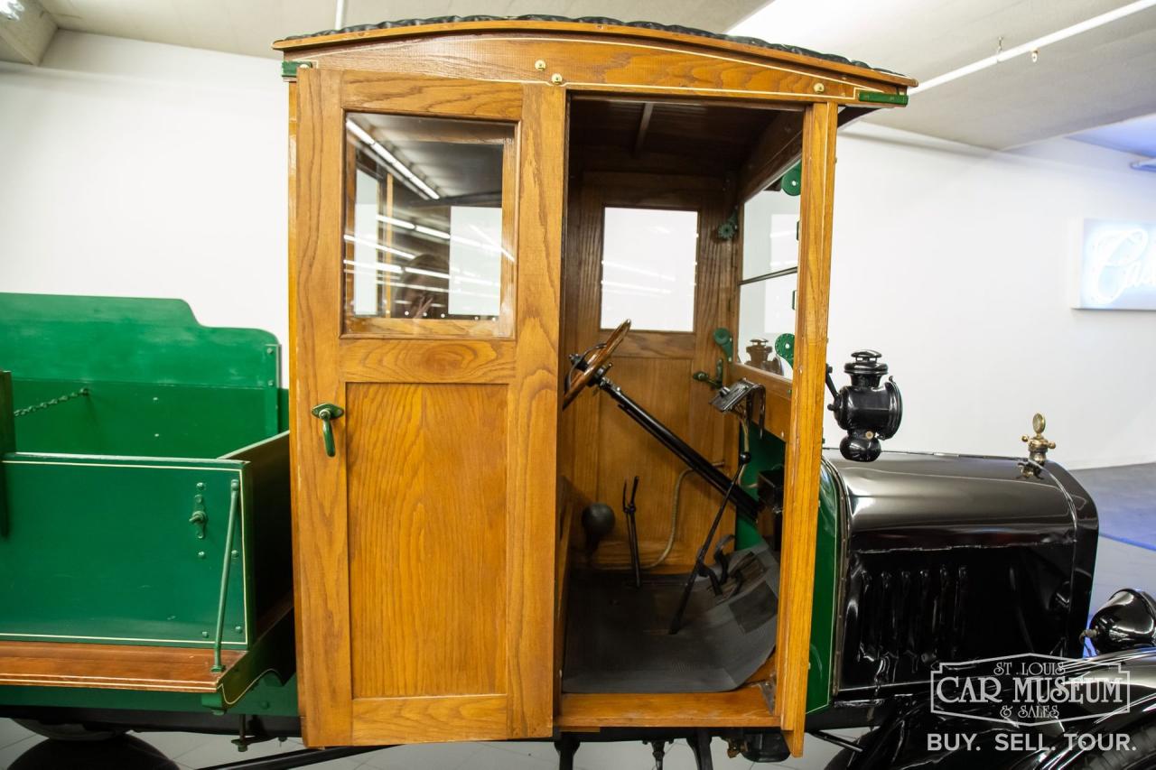 1925 Ford Model T Express Delivery