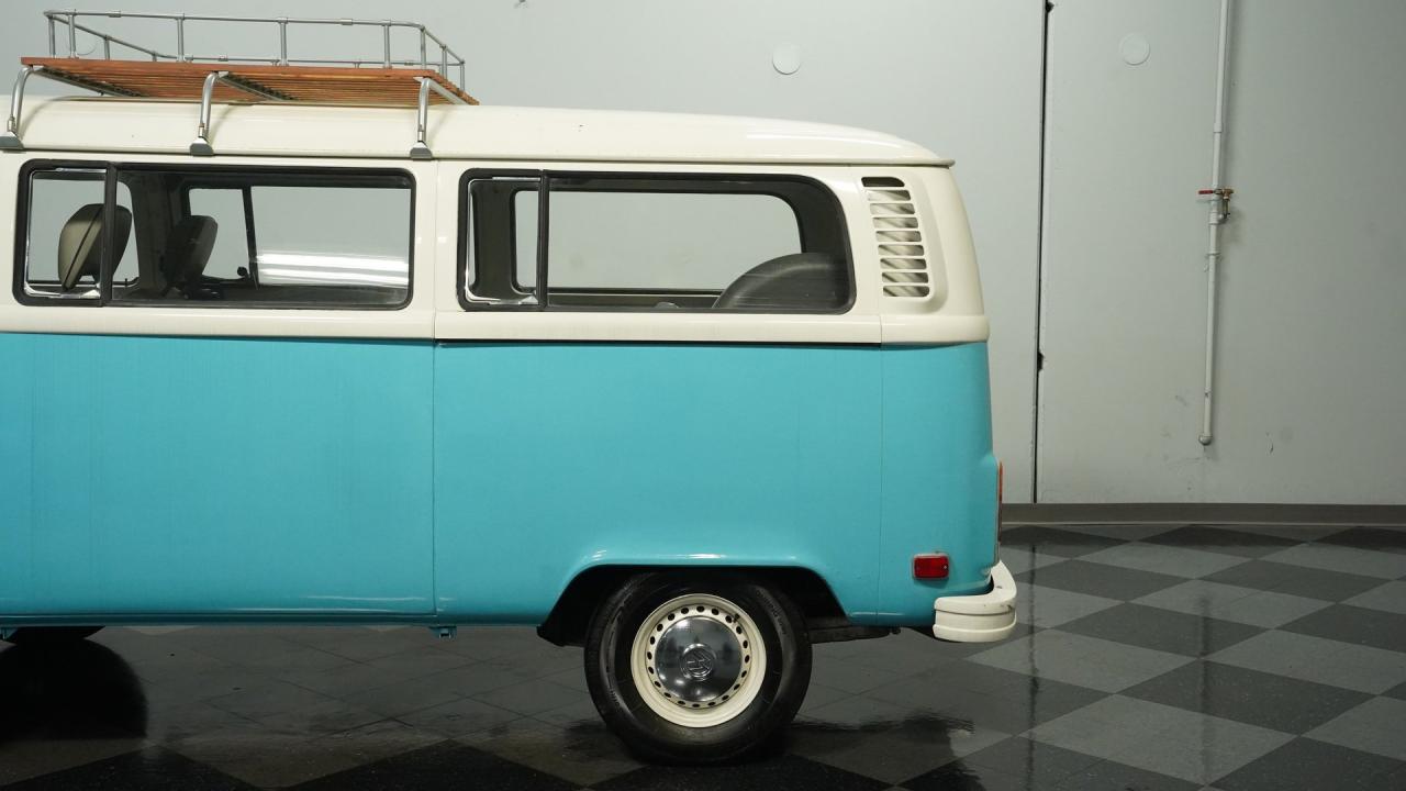 1977 Volkswagen Type 2 Bus