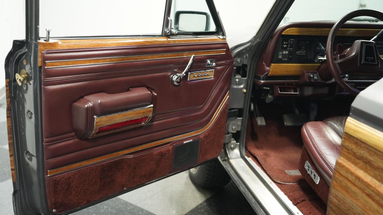 1989 Jeep Grand Wagoneer