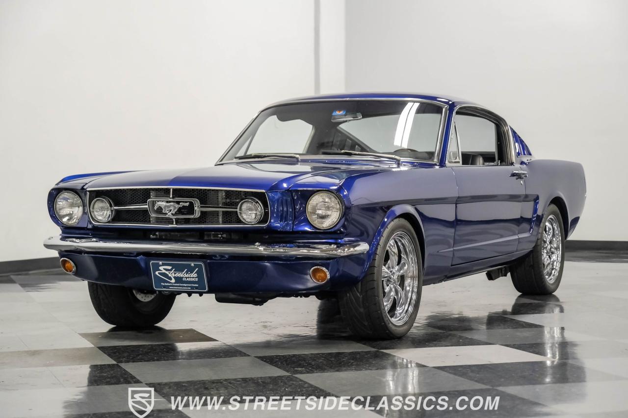 1965 Ford Mustang 2+2 Fastback Restomod