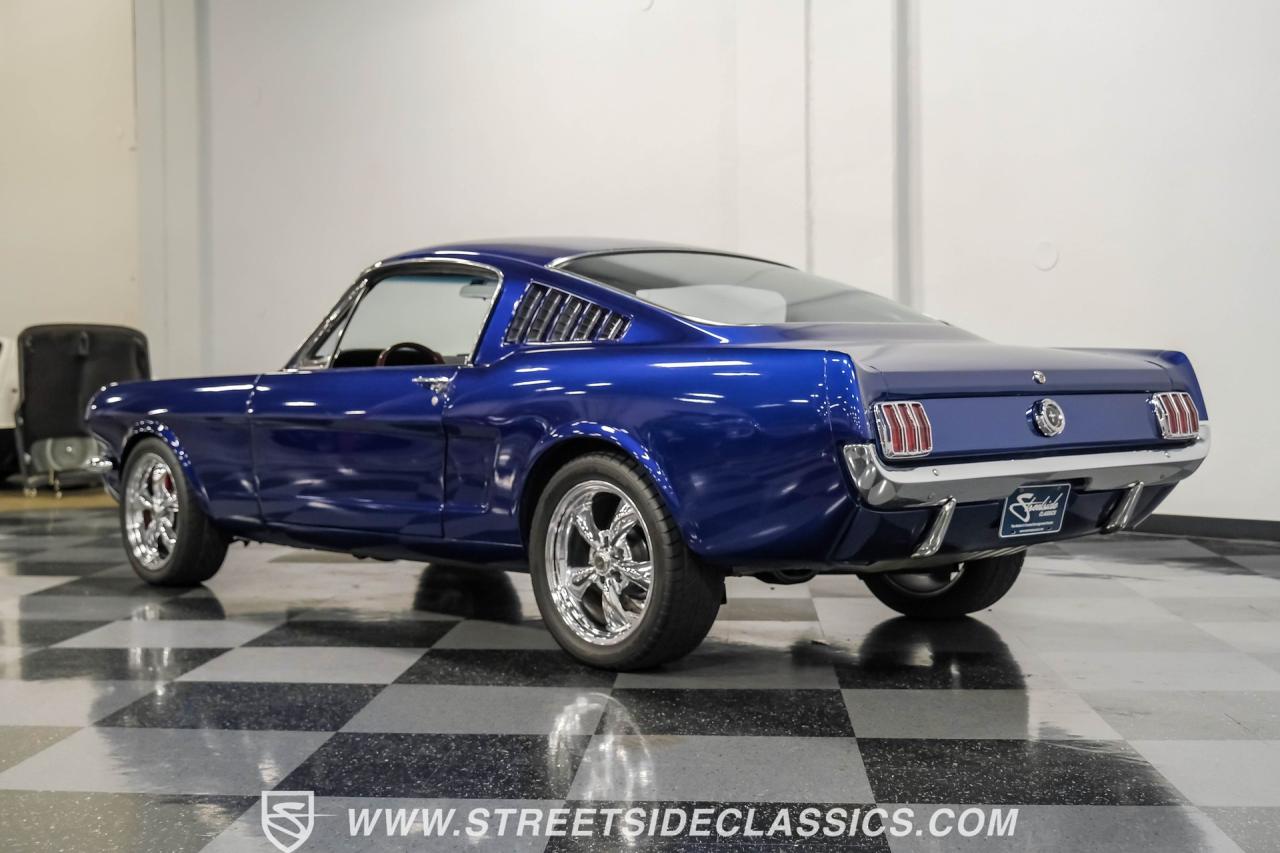 1965 Ford Mustang 2+2 Fastback Restomod