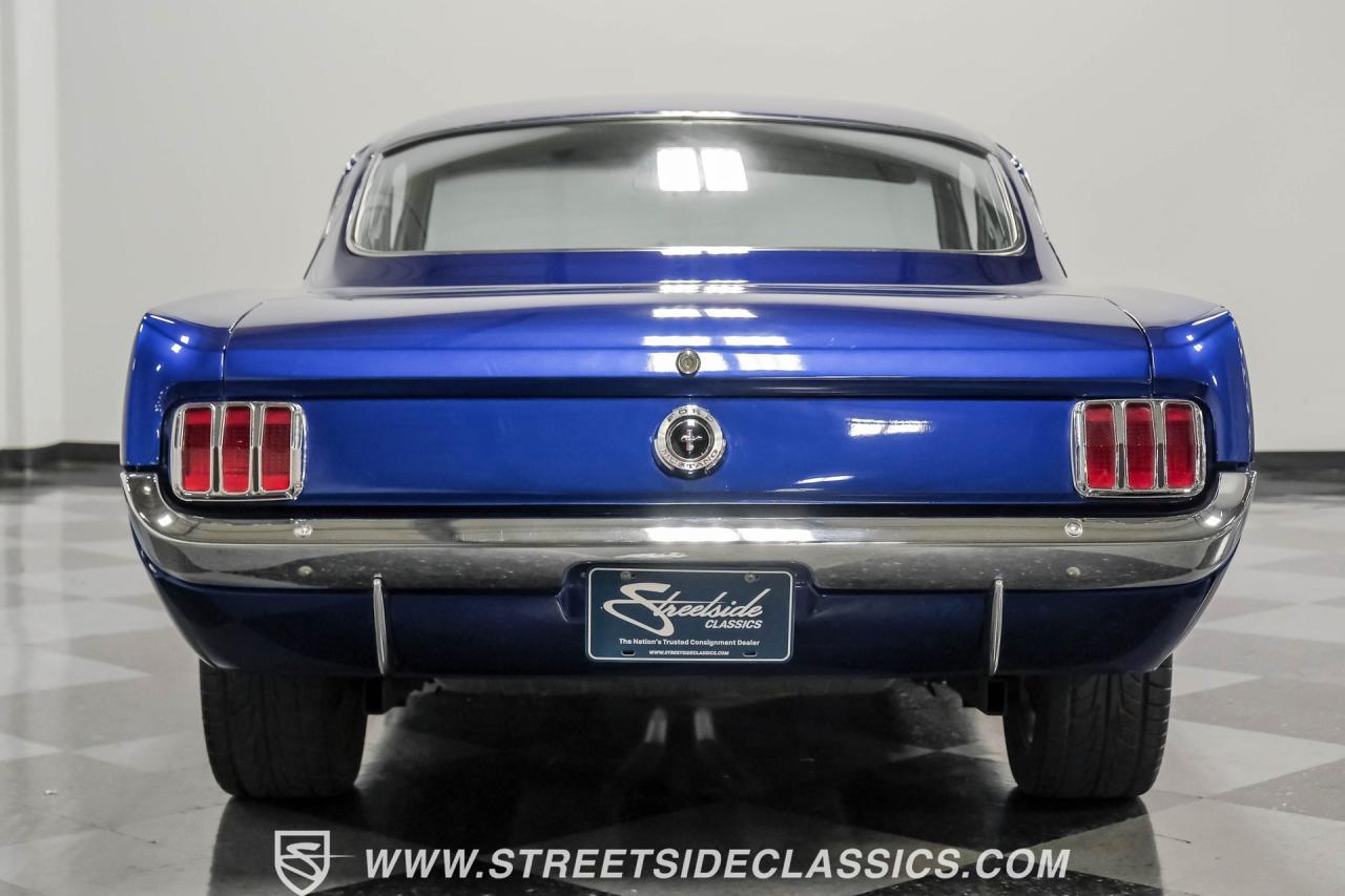 1965 Ford Mustang 2+2 Fastback Restomod