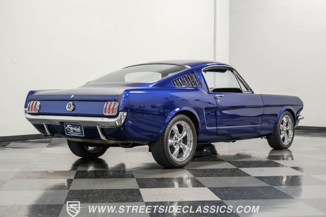 1965 Ford Mustang 2+2 Fastback Restomod