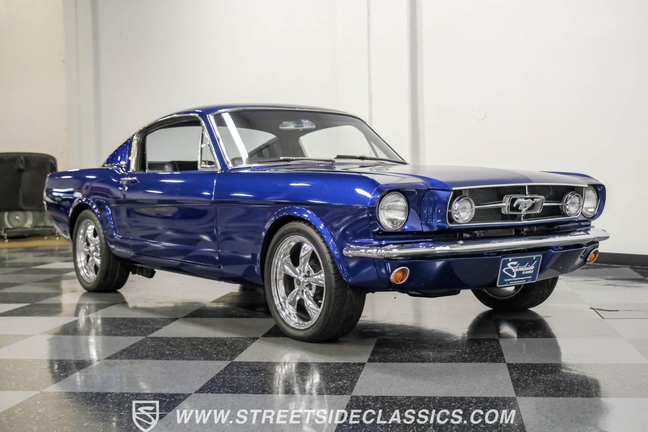 1965 Ford Mustang 2+2 Fastback Restomod