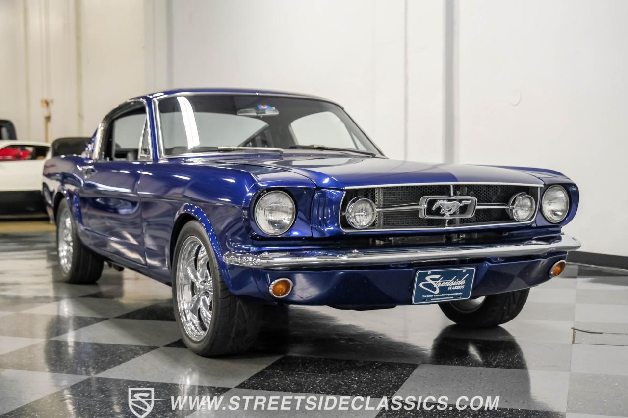 1965 Ford Mustang 2+2 Fastback Restomod