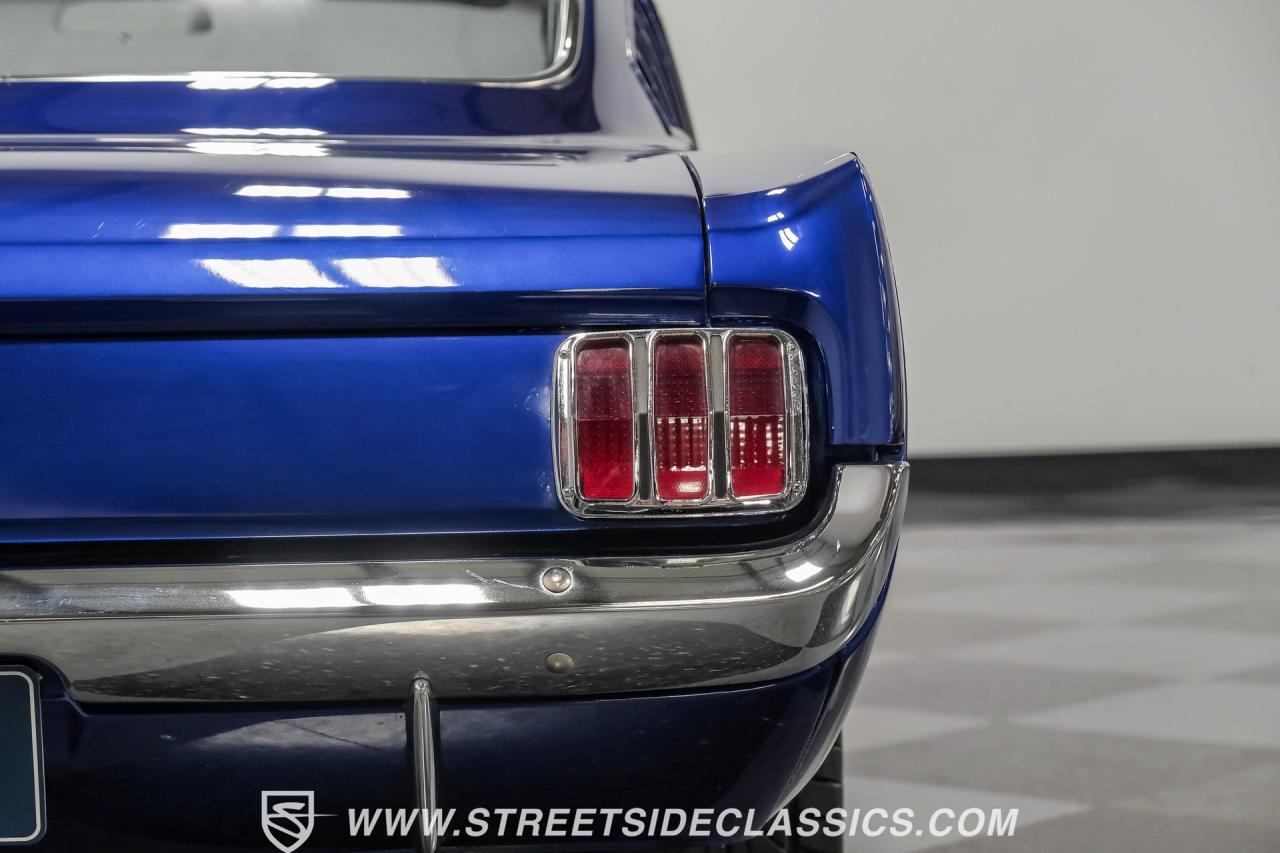 1965 Ford Mustang 2+2 Fastback Restomod