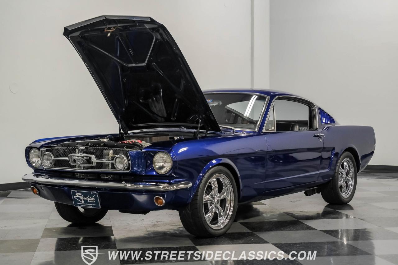 1965 Ford Mustang 2+2 Fastback Restomod