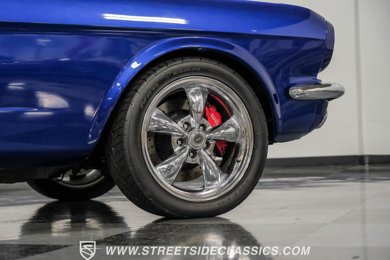 1965 Ford Mustang 2+2 Fastback Restomod