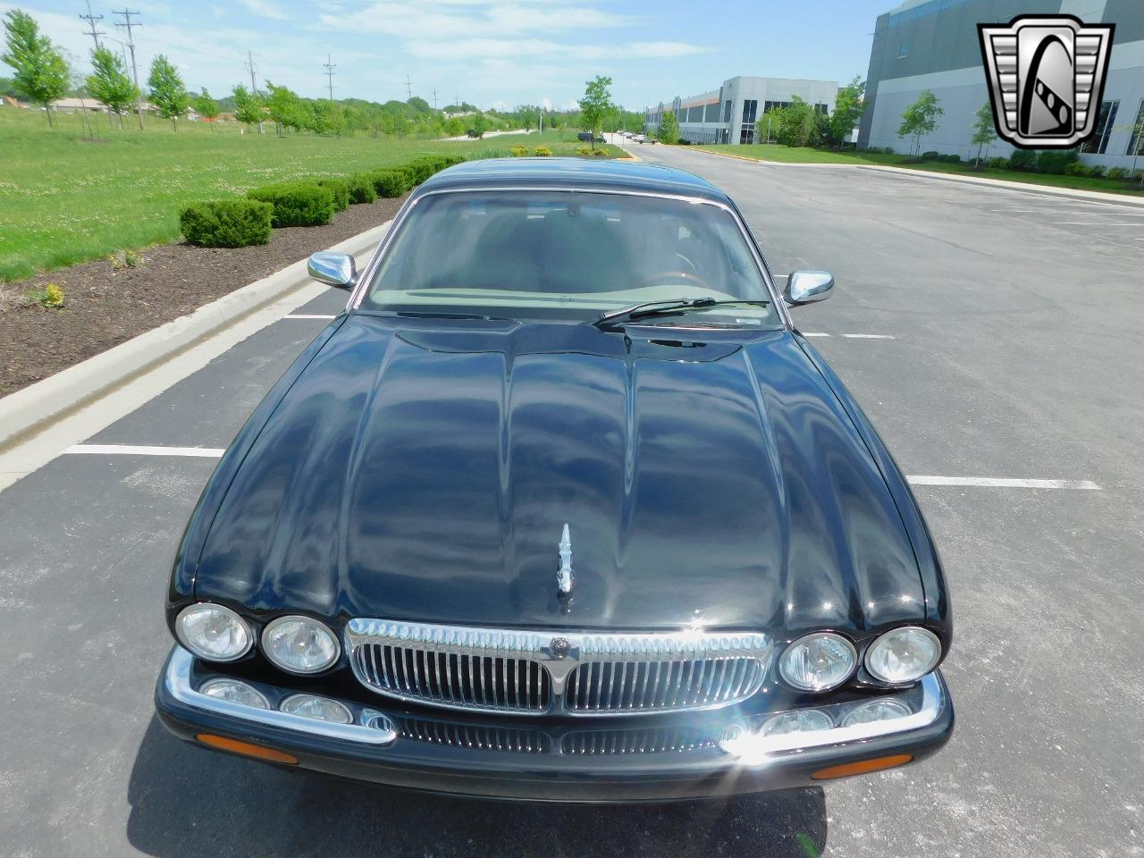 2002 Jaguar XJ8