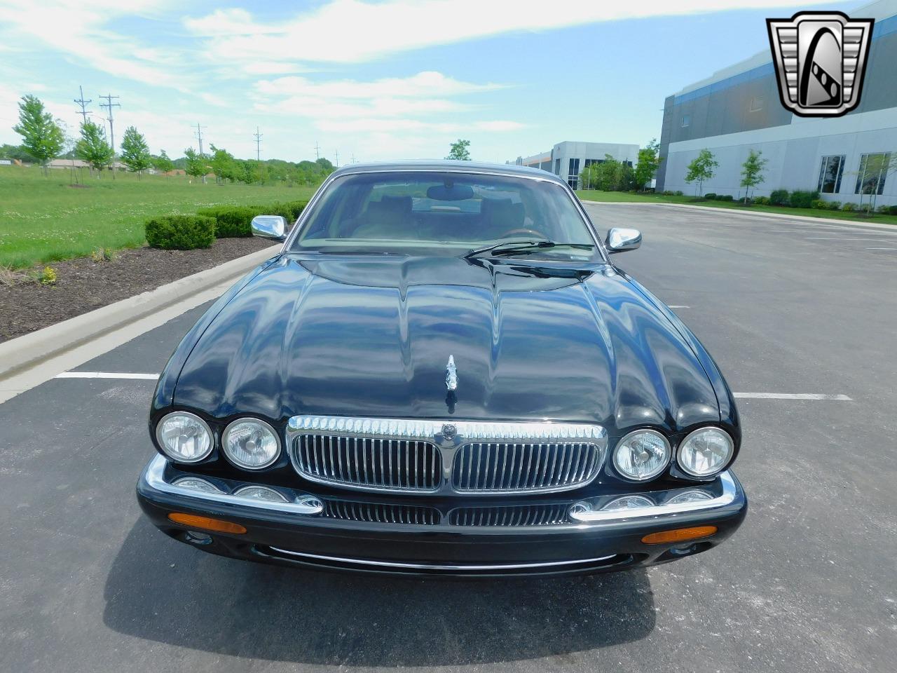 2002 Jaguar XJ8