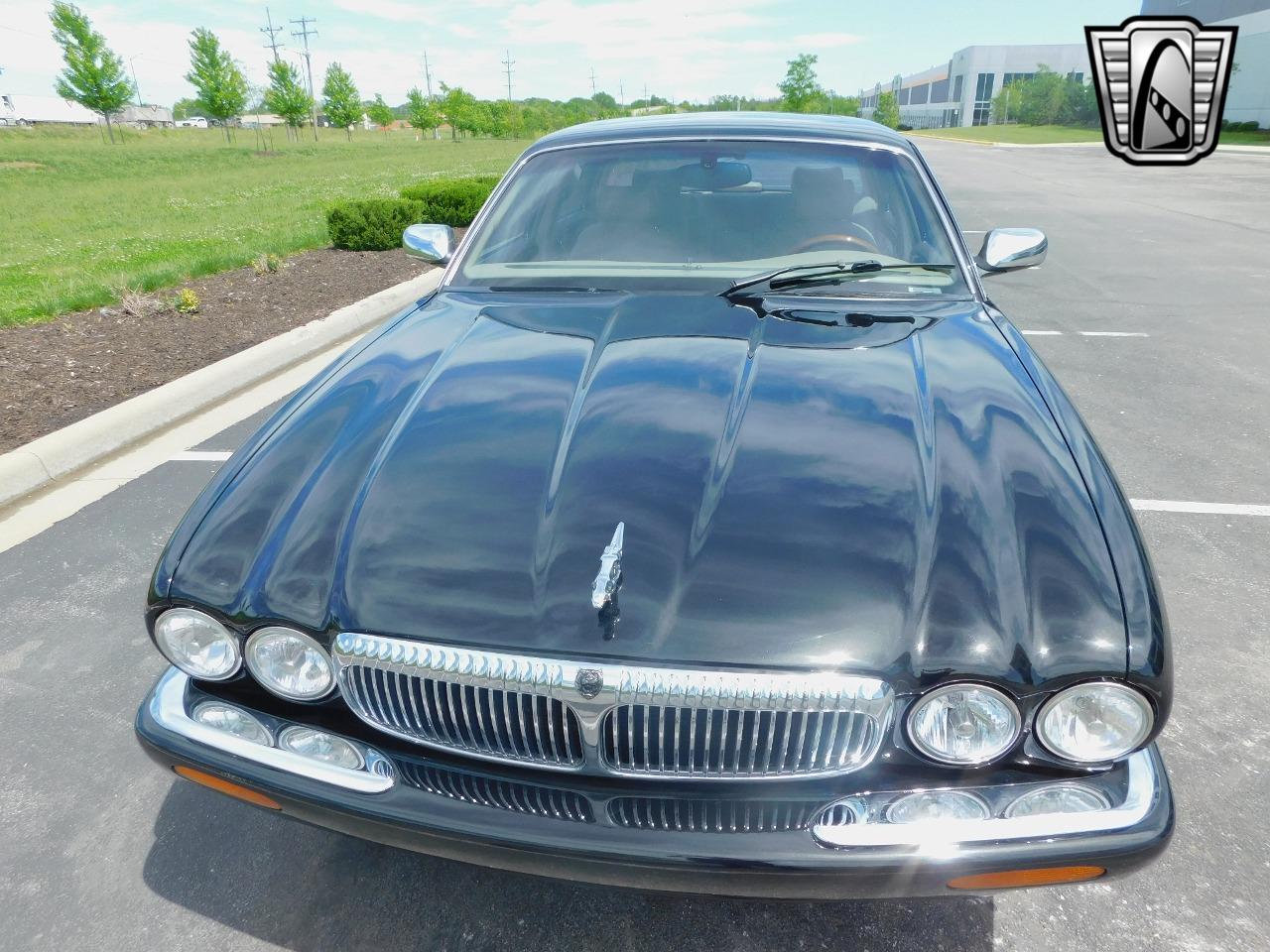 2002 Jaguar XJ8